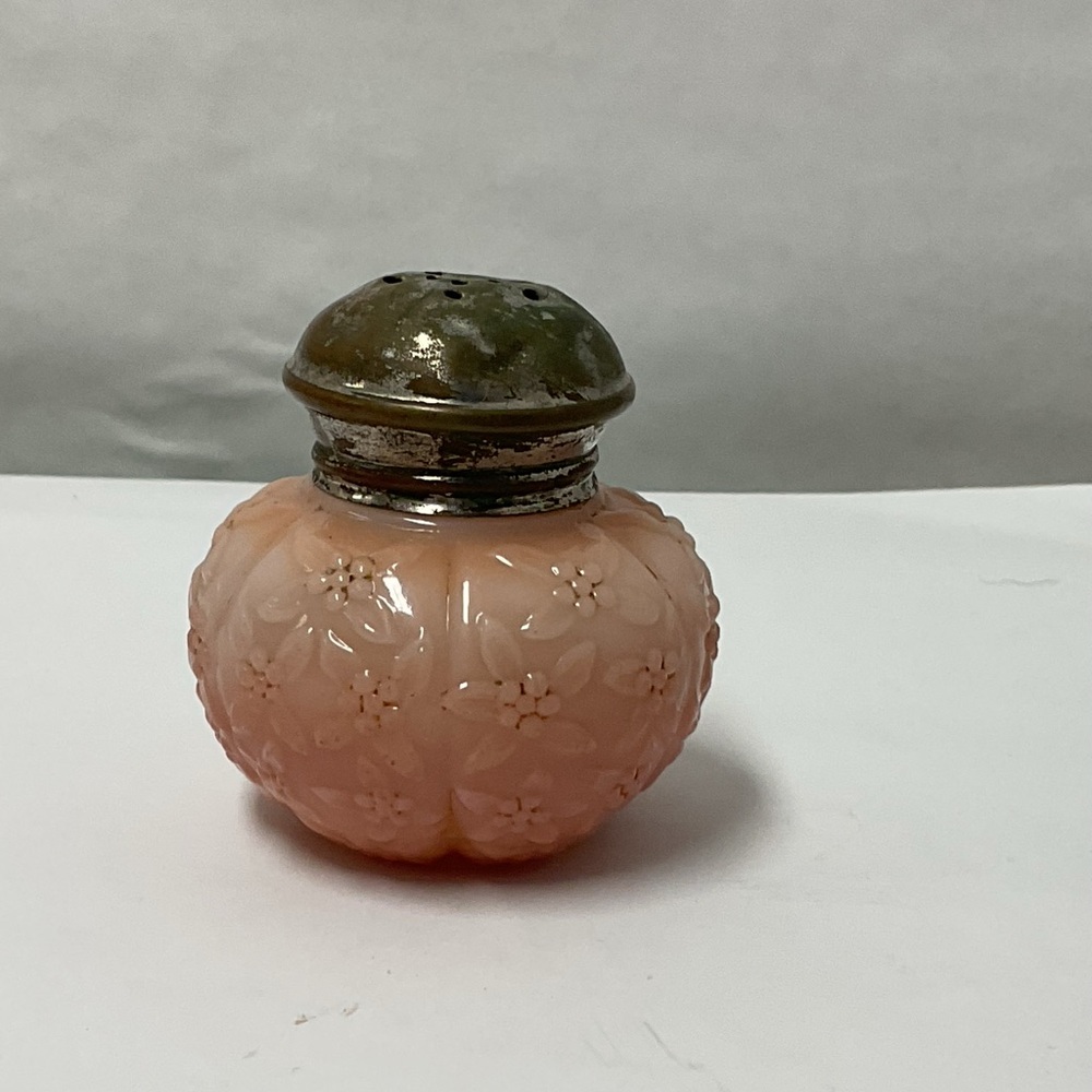 Victorian Challinor & Taylor Varigwted Pink Forget Me Not Salt Shaker